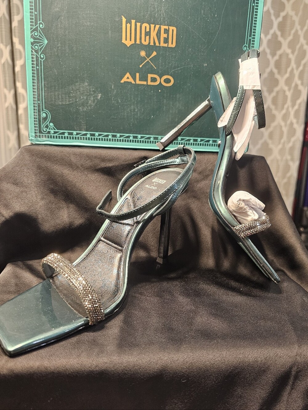 Rare ALDO x WICKED “Bewitching” Heels Emerald Green Size 7.5 New in Box